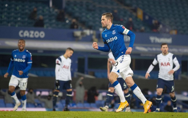 年轻中锋一 年轻中锋一