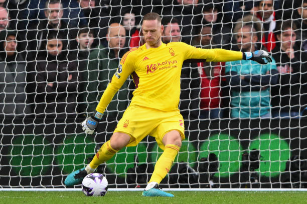 为何锁定伊 为何锁定伊